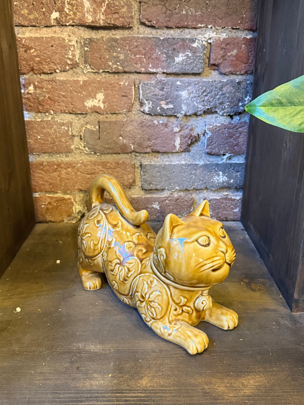 Statue de chat debout